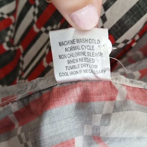 Wildfang Woman's Essential Short Sleeve Button Up Red Gray White Geometric XL - Picture 5 of 16